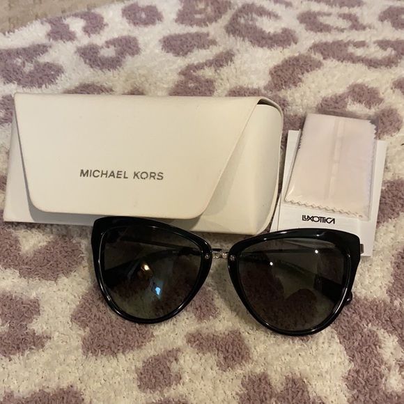 Michael Kors MK 6039 Abela Ii Sunglasses Black - Picture 2 of 6